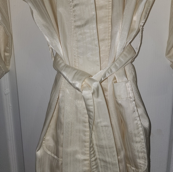 Christian Dior ivory robe one size tie front and pockets - Picture 4 of 7